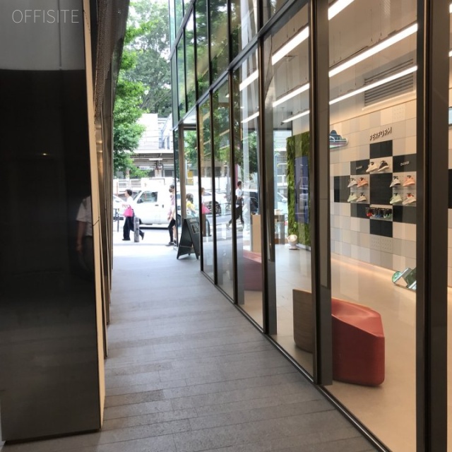 原宿神宮の森ビル エントランス