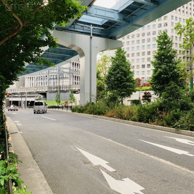 汐留住友ビル ビル前面道路