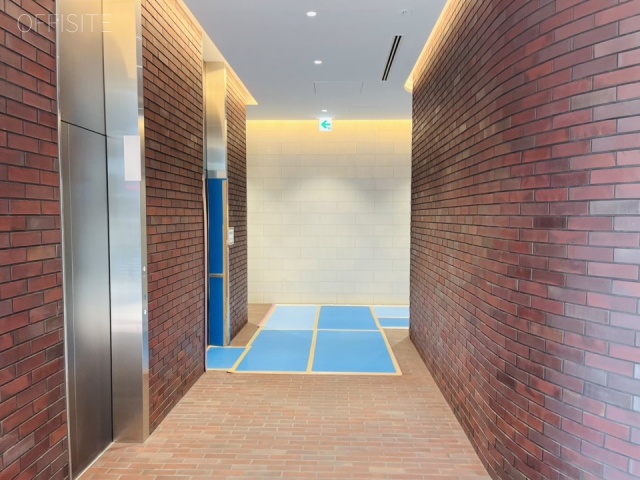 Gate Cross HONGO エントランス