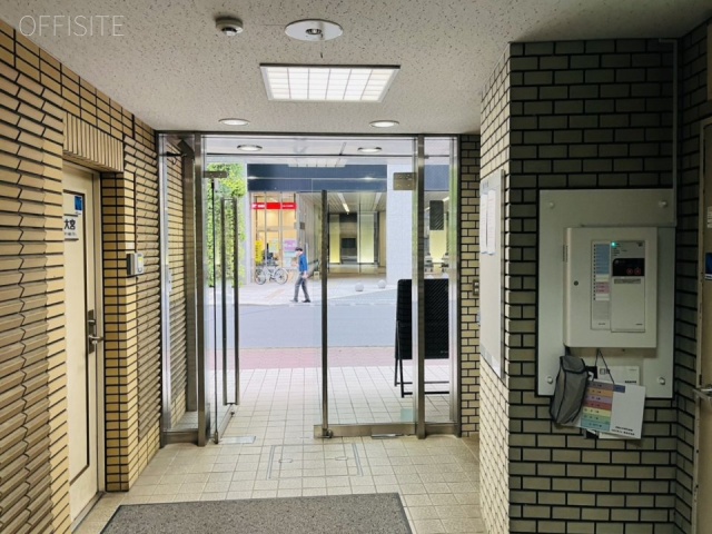 大宮三貴ビル エントランス