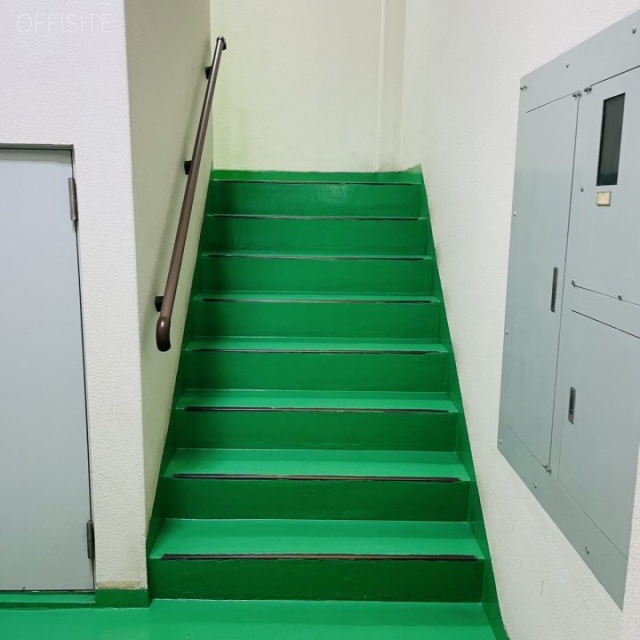 末よしビル エントランス