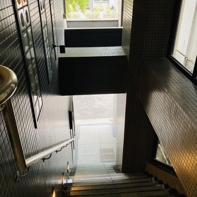 土井ビル エントランス