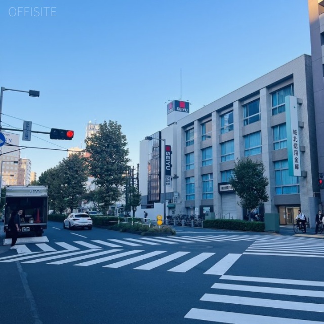 赤羽南ビル 前面道路