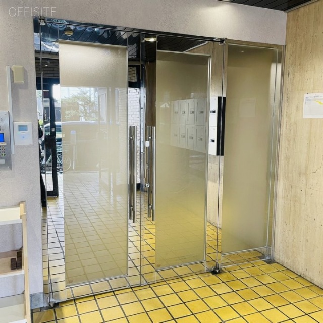 浦野ビル オフィスビル出入口