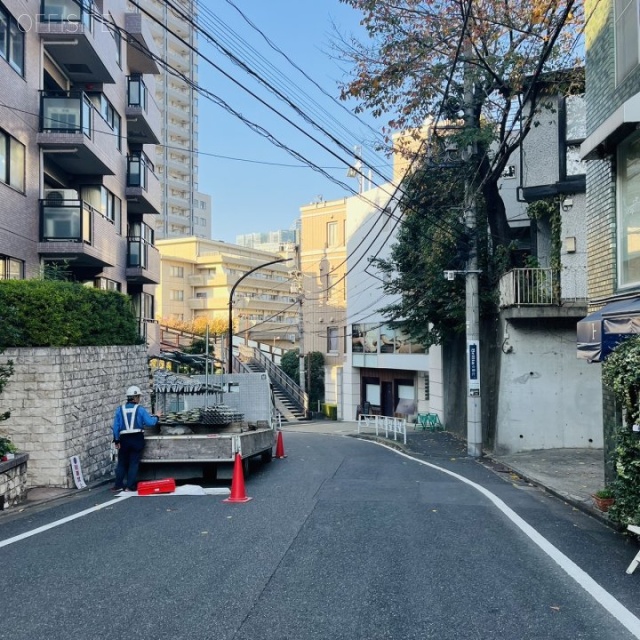 代官山パークス 前面道路