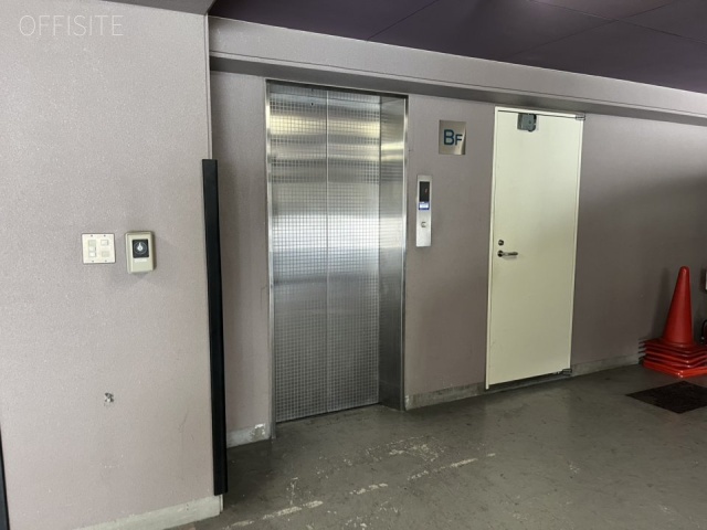 西新宿ミノシマビル 駐車場