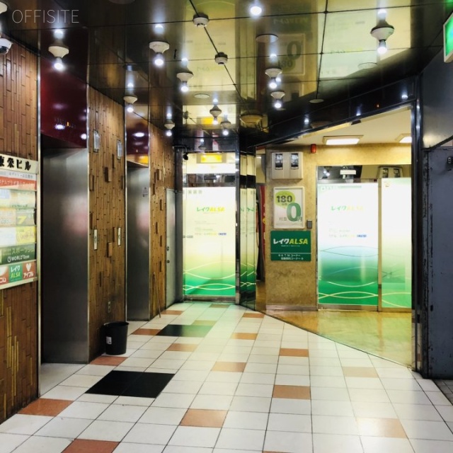 東栄ビル エントランス