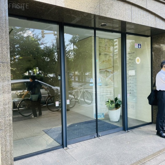 セタニビル オフィスビル出入口