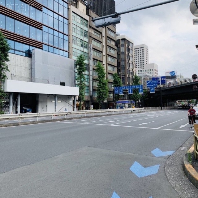 新橋駅前ビル2号館 第一京浜面す
