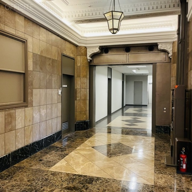 日証館 エントランス