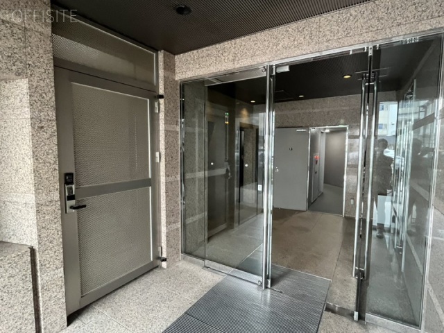 フォンテ西原宿ビル エントランス