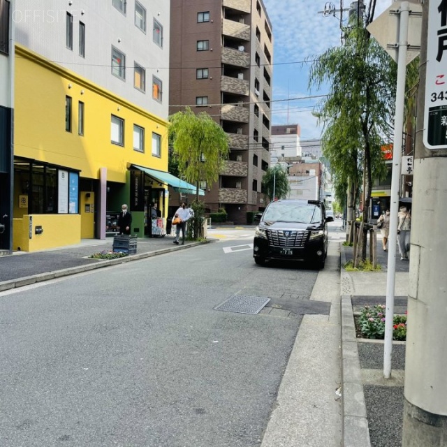 第19大協ビル ビル前面道路