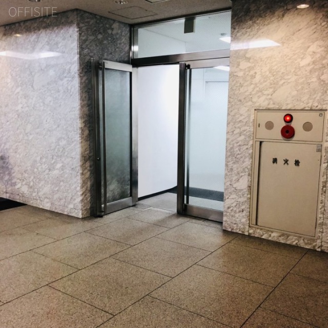 オームビル新館 エントランス