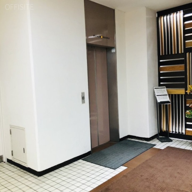 江間忠晴海ビル エントランス