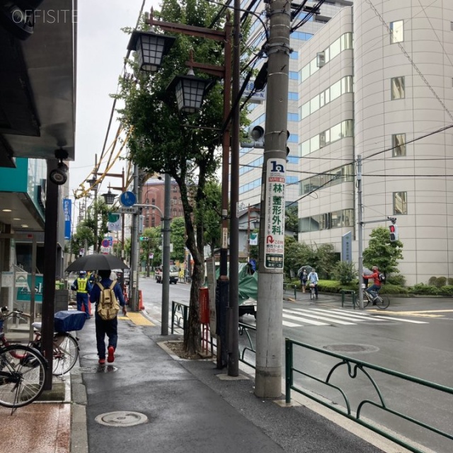 IFOビル ビル前面道路