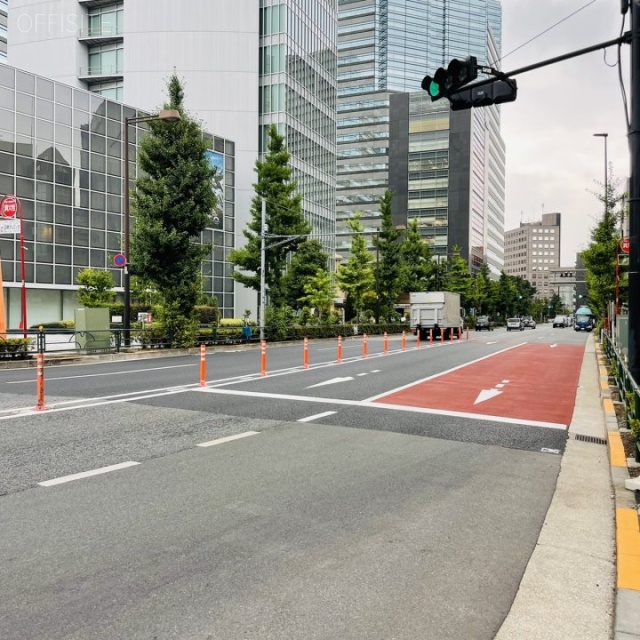 INOビル大崎 ビル前面道路