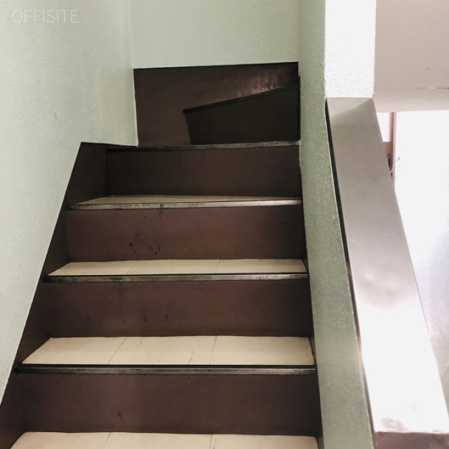 大室ビル エントランス