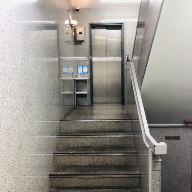 東都赤坂ビル エントランス