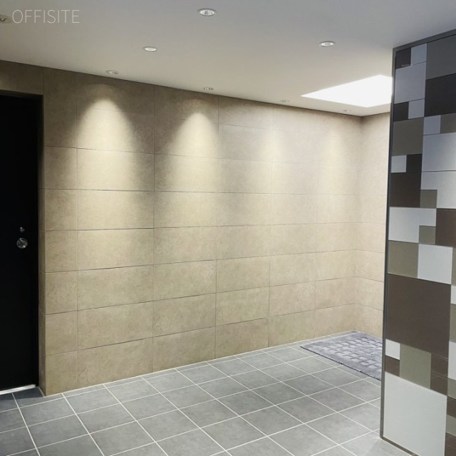 新橋安達ビル エントランス