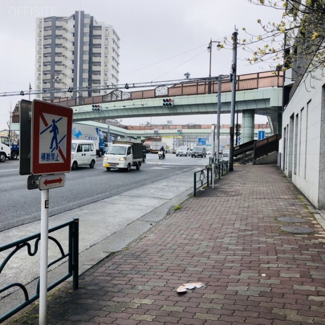 東和谷原ビル ビル前面道路