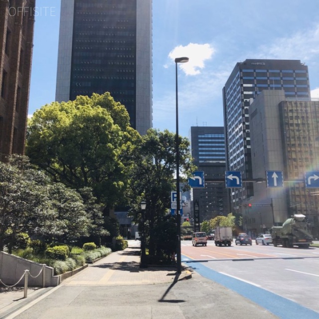 市政会館 ビル前面道路