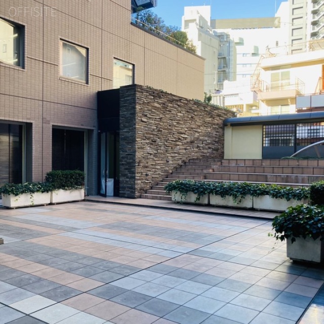 ステップ六本木ビル 外観