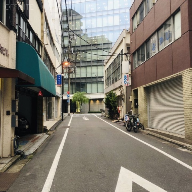 VORT秋葉原Ⅴ ビル前面道路