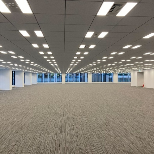 東京スクエアガーデン 室内