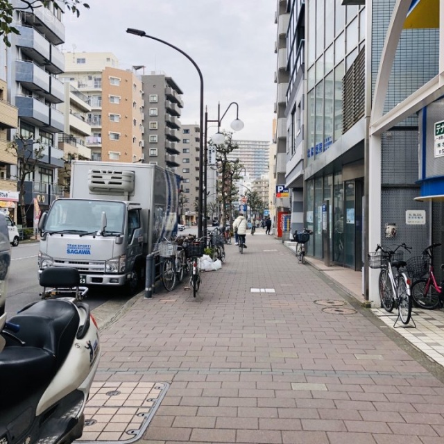 KT大森北ビル ビル前面道路