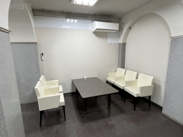 若草ビルA館 エントランス