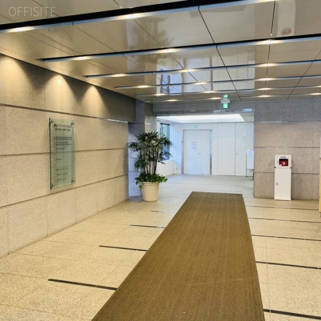 青山ファーストビル エントランス