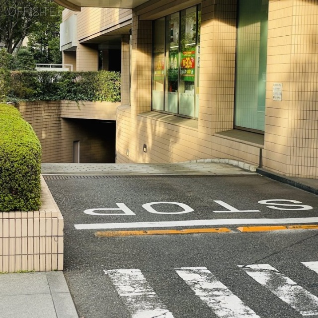 聖路加タワー 駐車場