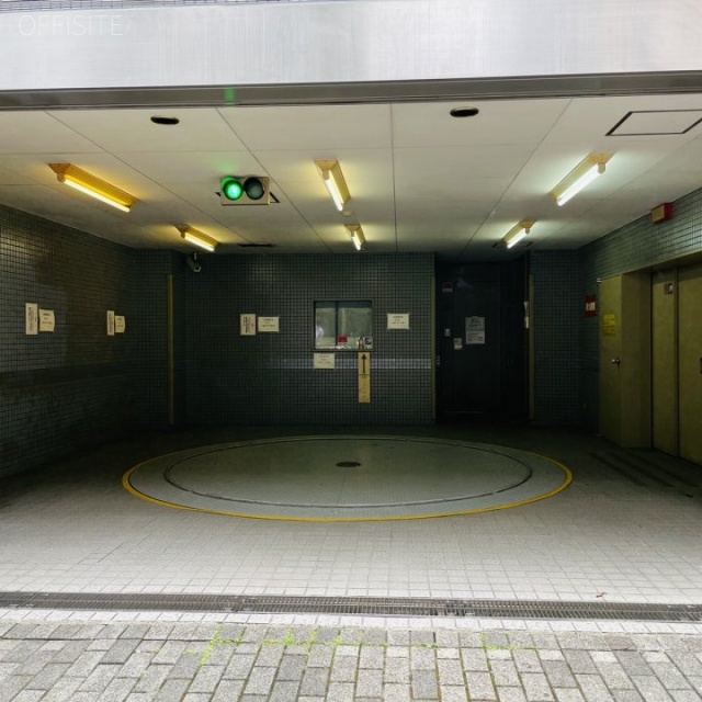 +SHIFT MITA 駐車場