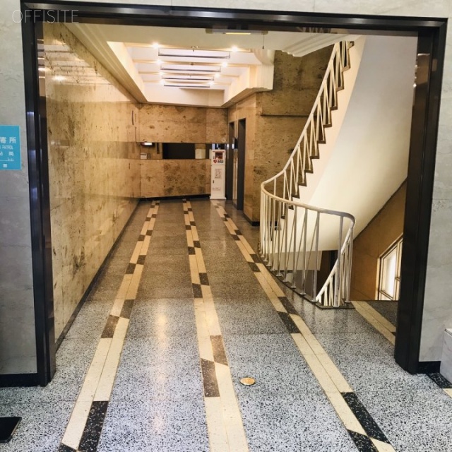 虎ノ門実業会館(本館) エントランス