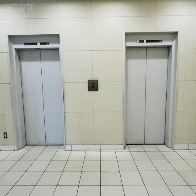 青山サンクレストビル エントランス