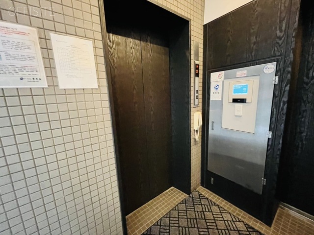 青山KYビル エントランス