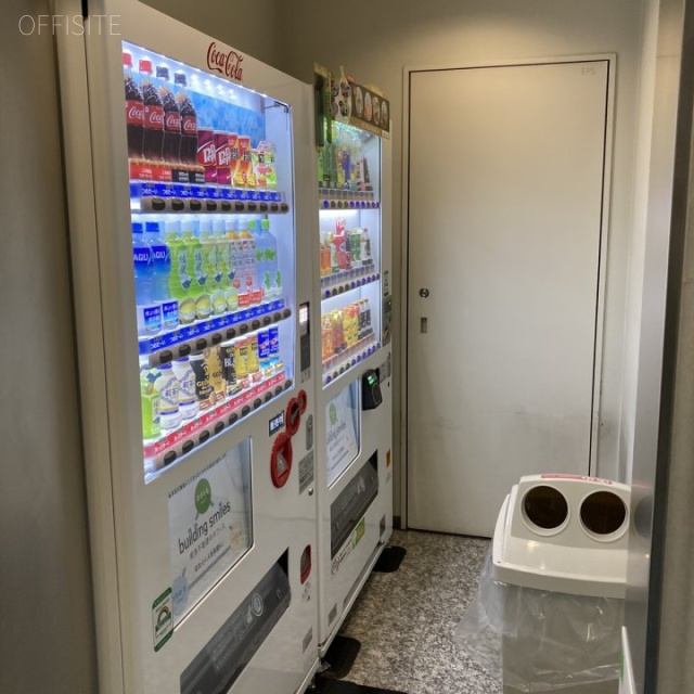 表参道グランビル 自動販売機