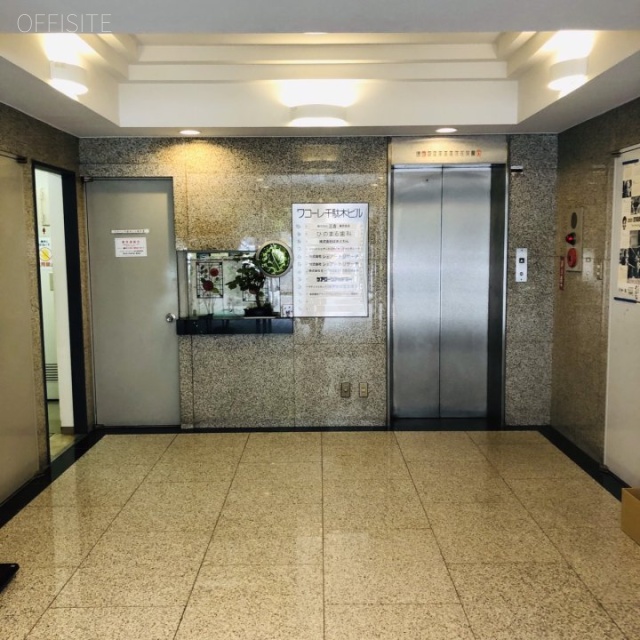 ワコーレ千駄木ビル エントランス