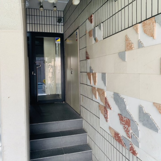 室町フェニックスビル エントランス