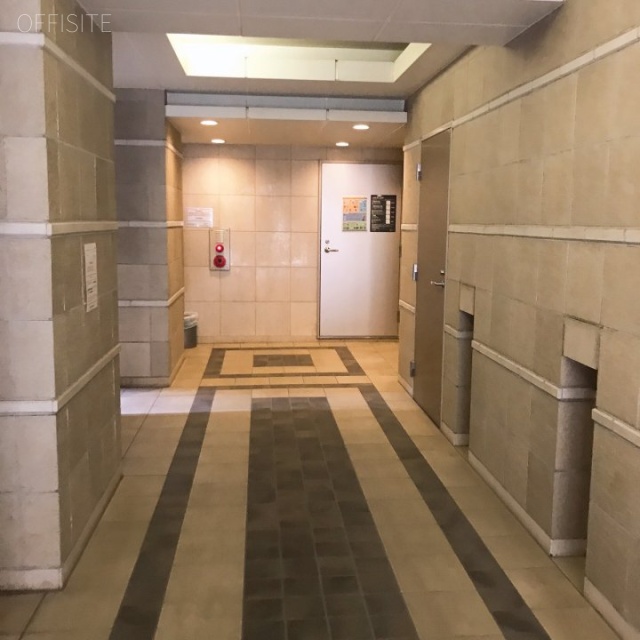 ワイズクレストビル エントランス