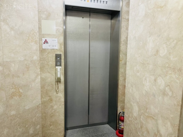 YHビル エレベーター