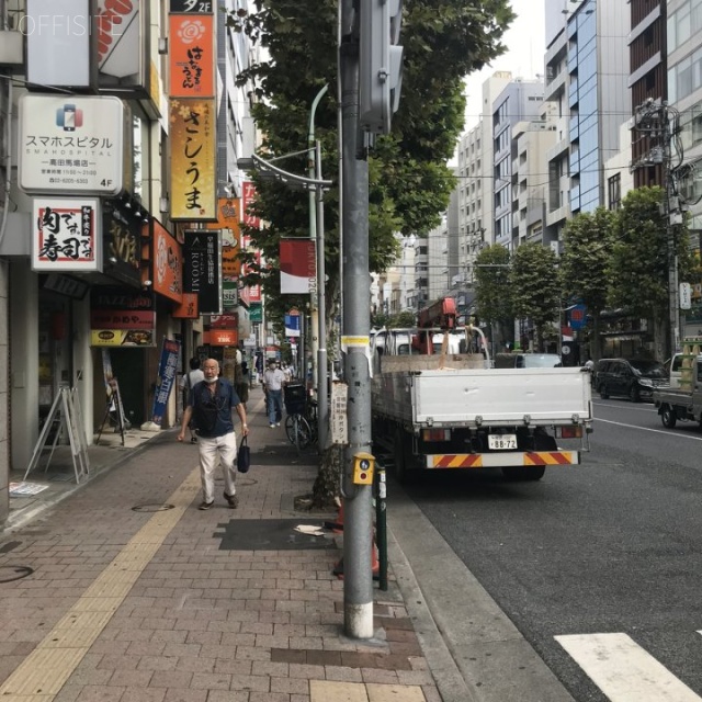 アティレビル ビル前面道路