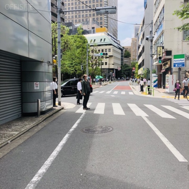 東都ビル ビル前面道路