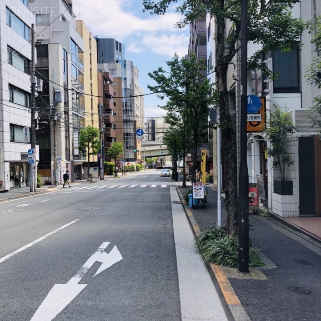 東英九段ビル ビル前面道路