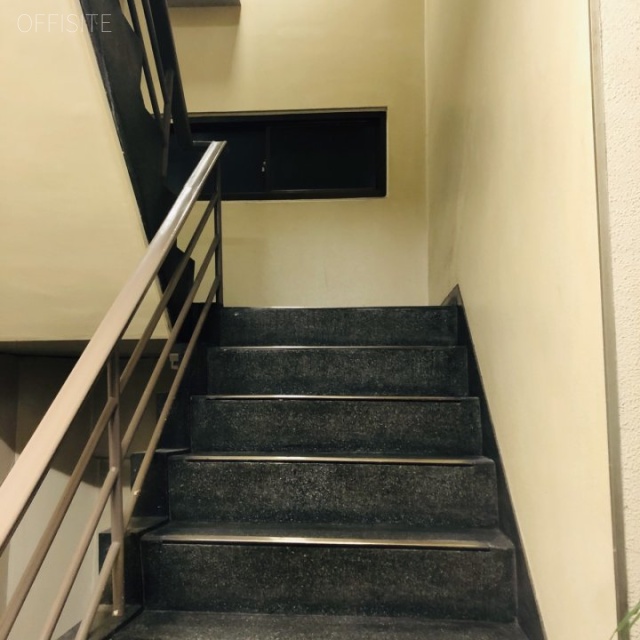 土屋ビル 階段