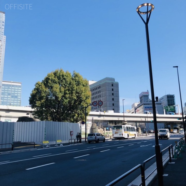 TOKIWAブリッジ ビル前面道路