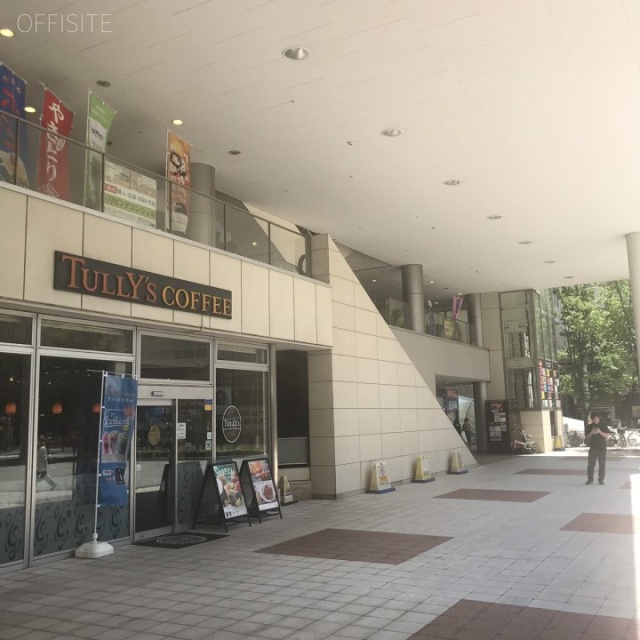 ステーションガーデンタワー ビル内にカフェあり