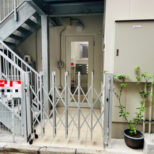 レオビル エントランス