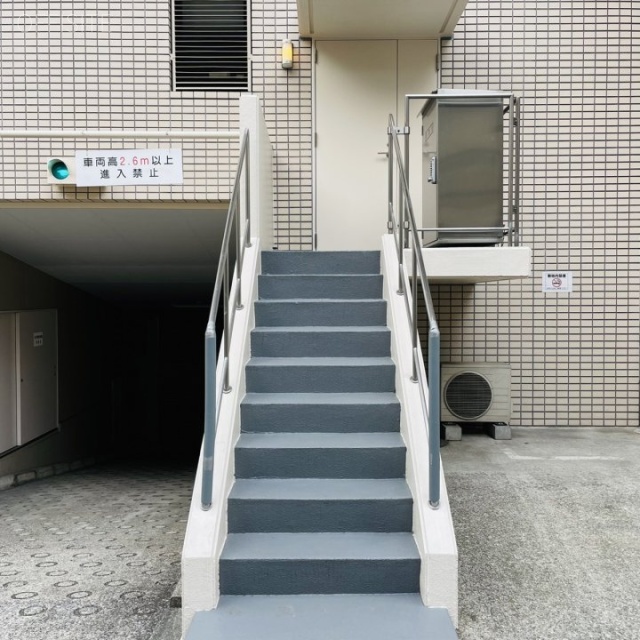 興信(日通住商神田)ビル 通用口