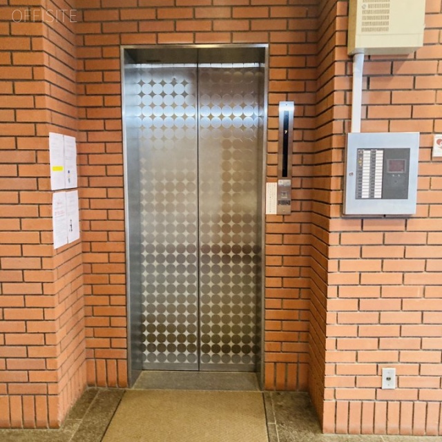 太陽ビル エレベーター